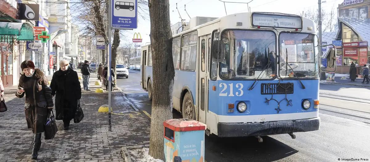 Rossiya zarbalaridan so‘ng Vinnitsa yorug‘liksiz qoldi, jabrlanganlar orasida bolalar bor