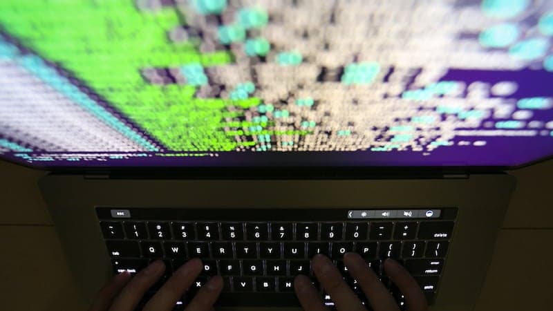 Experts: AI agents make cybercrime cheaper and more convincing