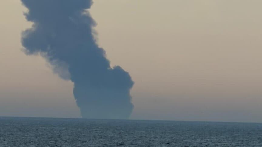 Saudiya Arabistoni qirg‘oqlari yaqinida tanker noma’lum snaryaddan shikastlandi