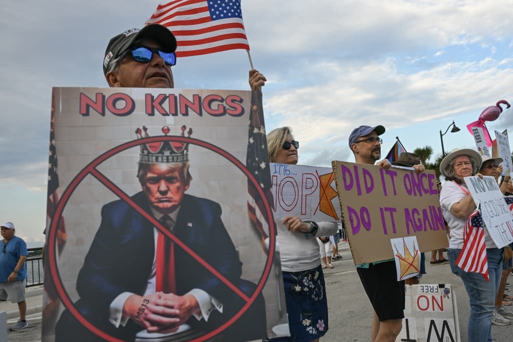 Движение «No Kings» проводит тысячи акций в США ради стимулирования досрочного голосования