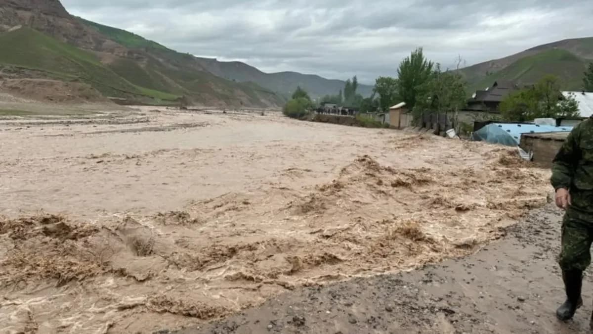 In Kashkadarya region, a mudflow swept away a Damas car, passenger killed