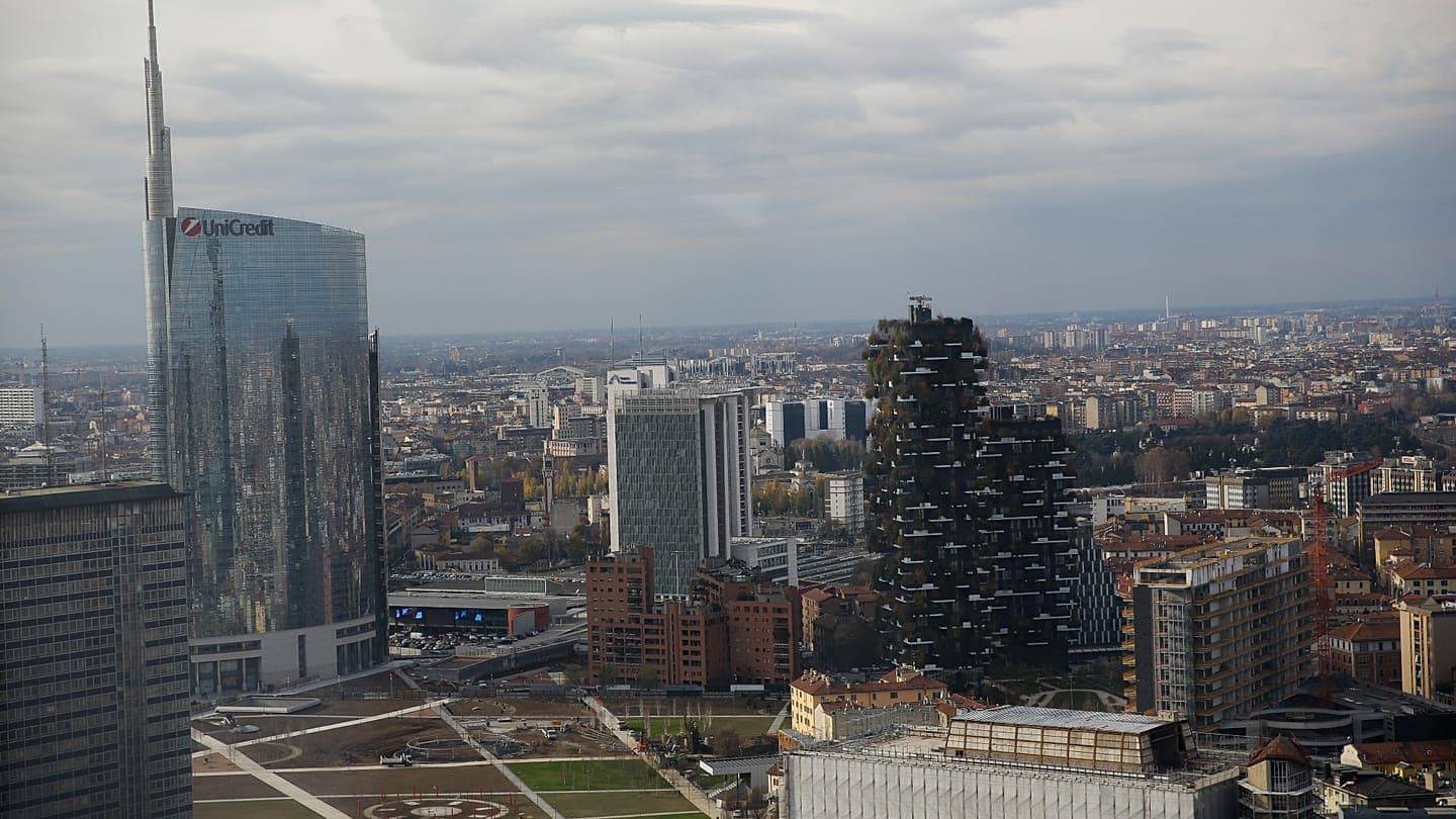 ЕЦБ разрешил UniCredit превысить порог 30% в Commerzbank и двигаться к контролю над банком