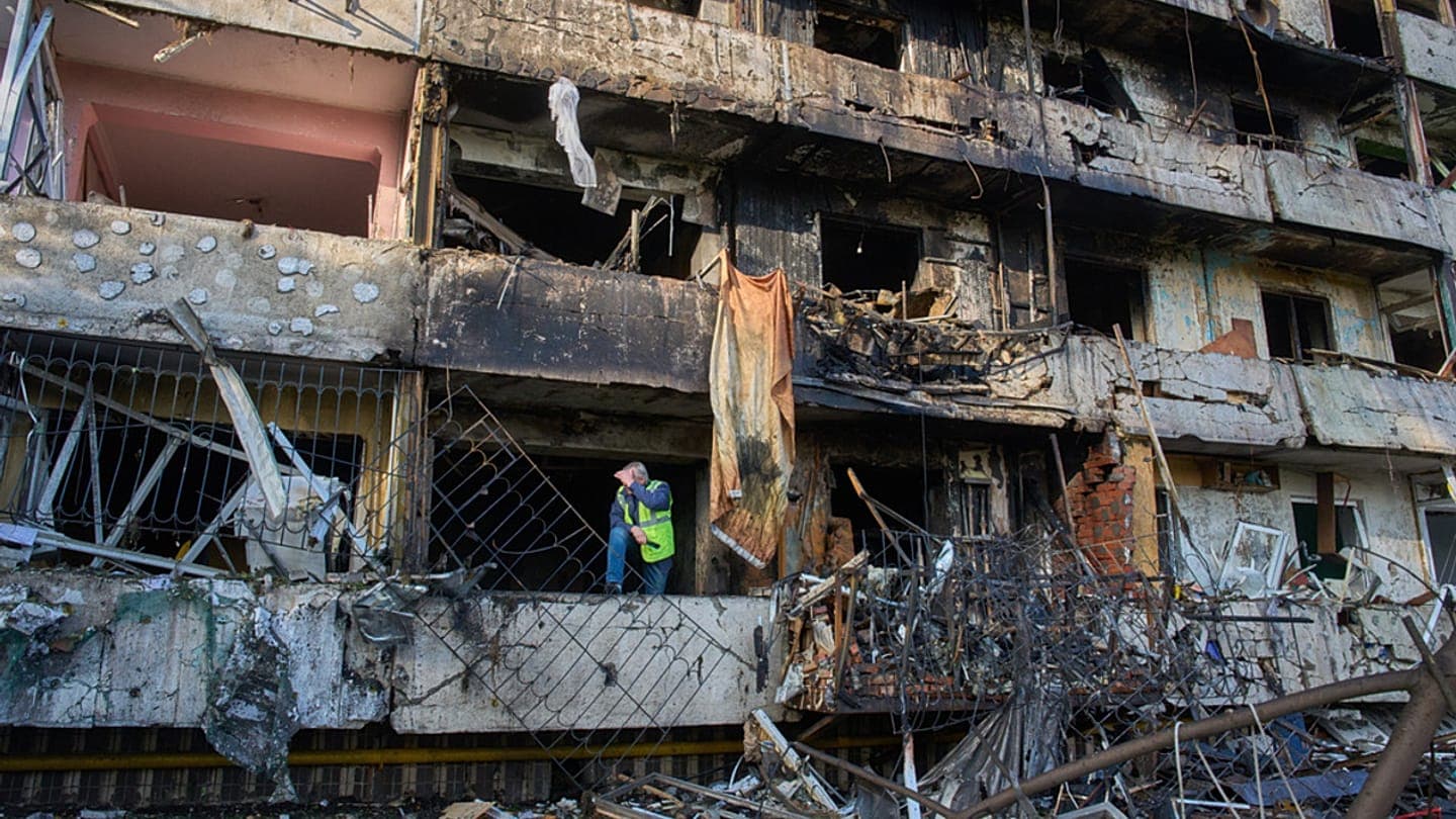 Exchange of strikes after the announcement of an 'energy truce': strike on Darnytsia CHP, hundreds of thousands left without power, and an attack on Sberbank's data center