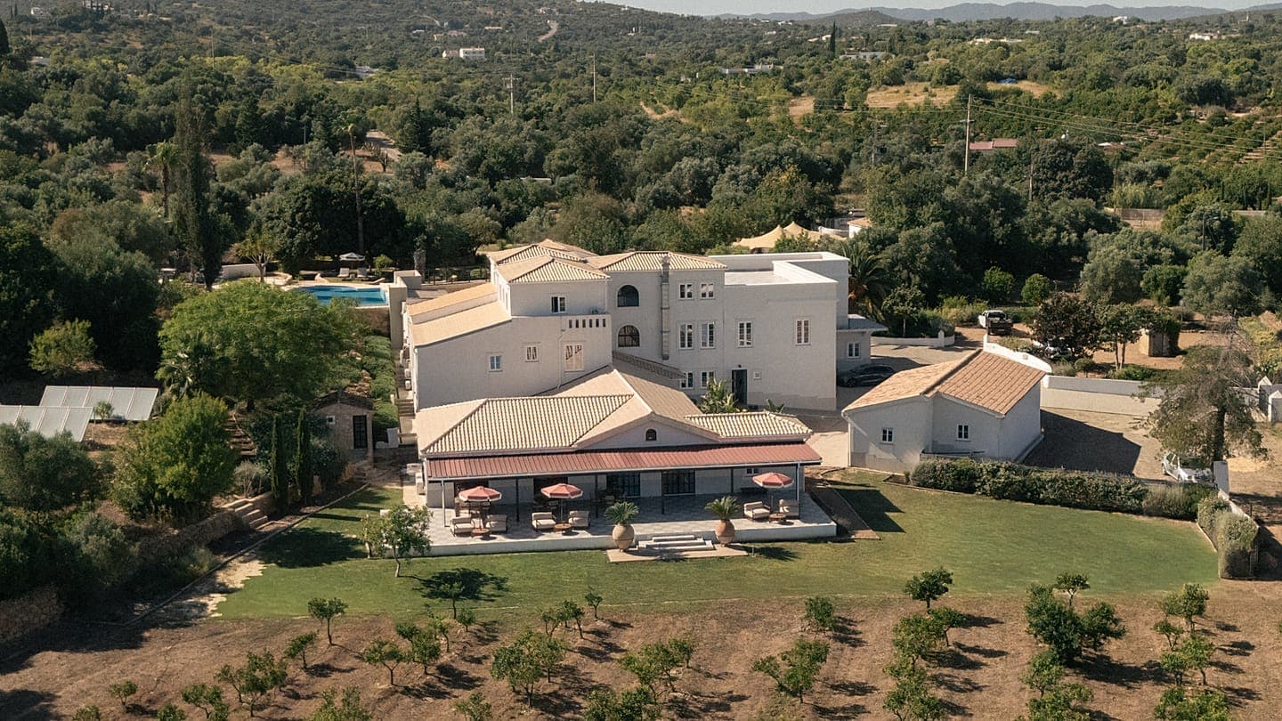 Algarvedagi XIX asr fermasi 2027-yil fevralida Shanti-Som brendining ikkinchi ritritiga aylanadi
