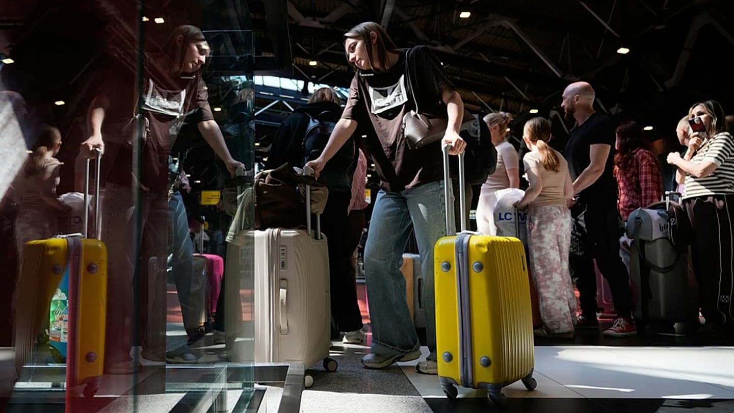 Ukrainian drones paralyzed Moscow and St. Petersburg airports: dozens of flights canceled