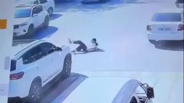 В Андижане водитель Chery сбил школьника на нерегулируемом пешеходном переходе
