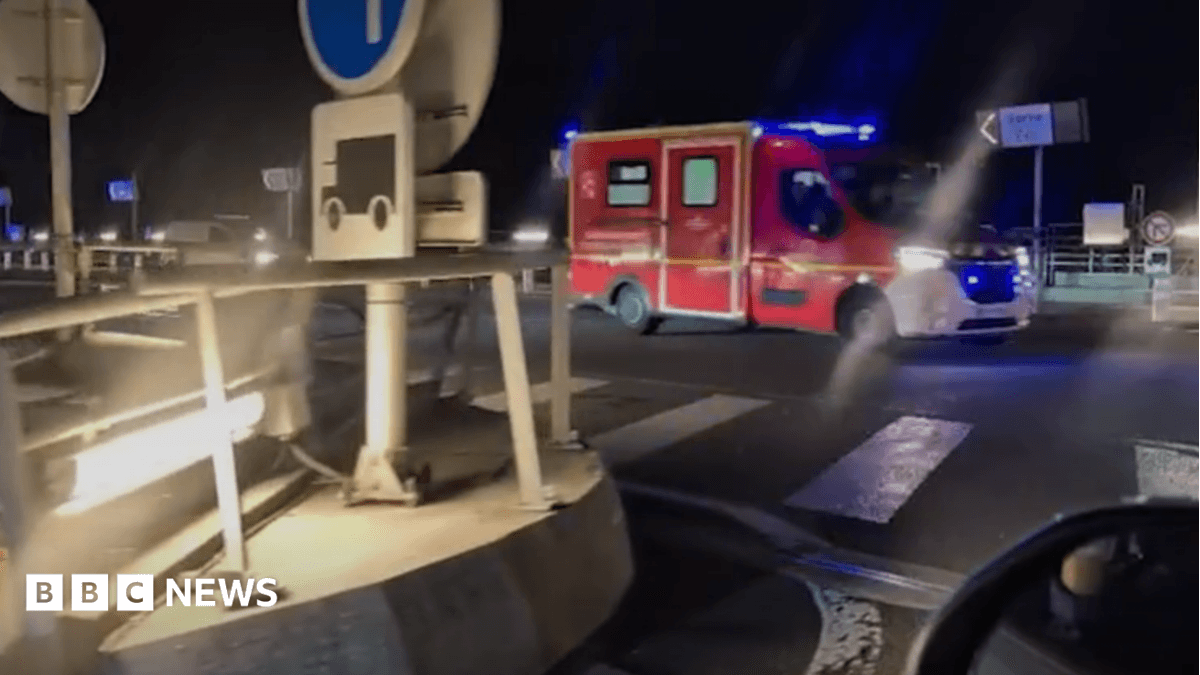Minibus Collides with Shuttle at Eurotunnel Terminal: 19 Injured