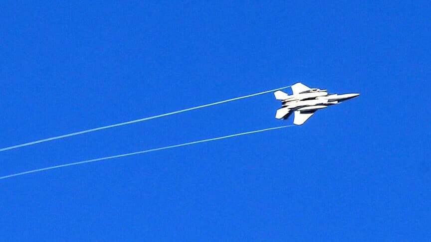 Israeli fighters approached Iran's border: media report a maneuver with the risk of escalation