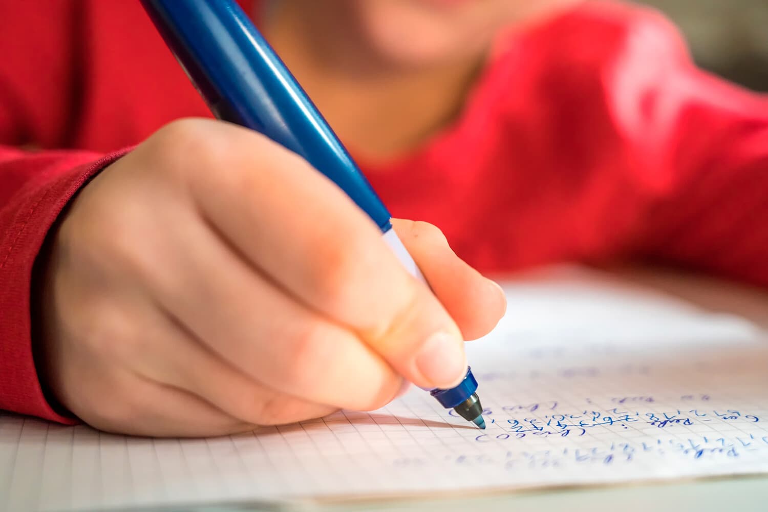 Neurologist Explains Which Diseases Handwriting Changes May Signal