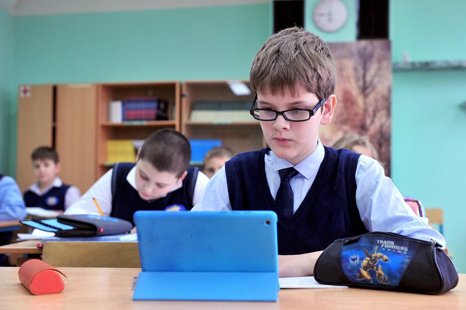 Psychologist explains how the 'successful straight-A student' syndrome leads to emotional exhaustion in children