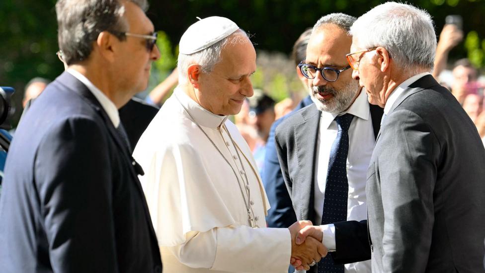 The Pope pictured as he arrived at the Gemelli Hospital.
