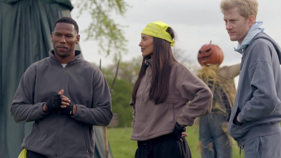 Kenny, Maya va James