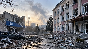 The center of Luhansk came under a massive attack by the Ukrainian Armed Forces: houses, a post office and a school damaged