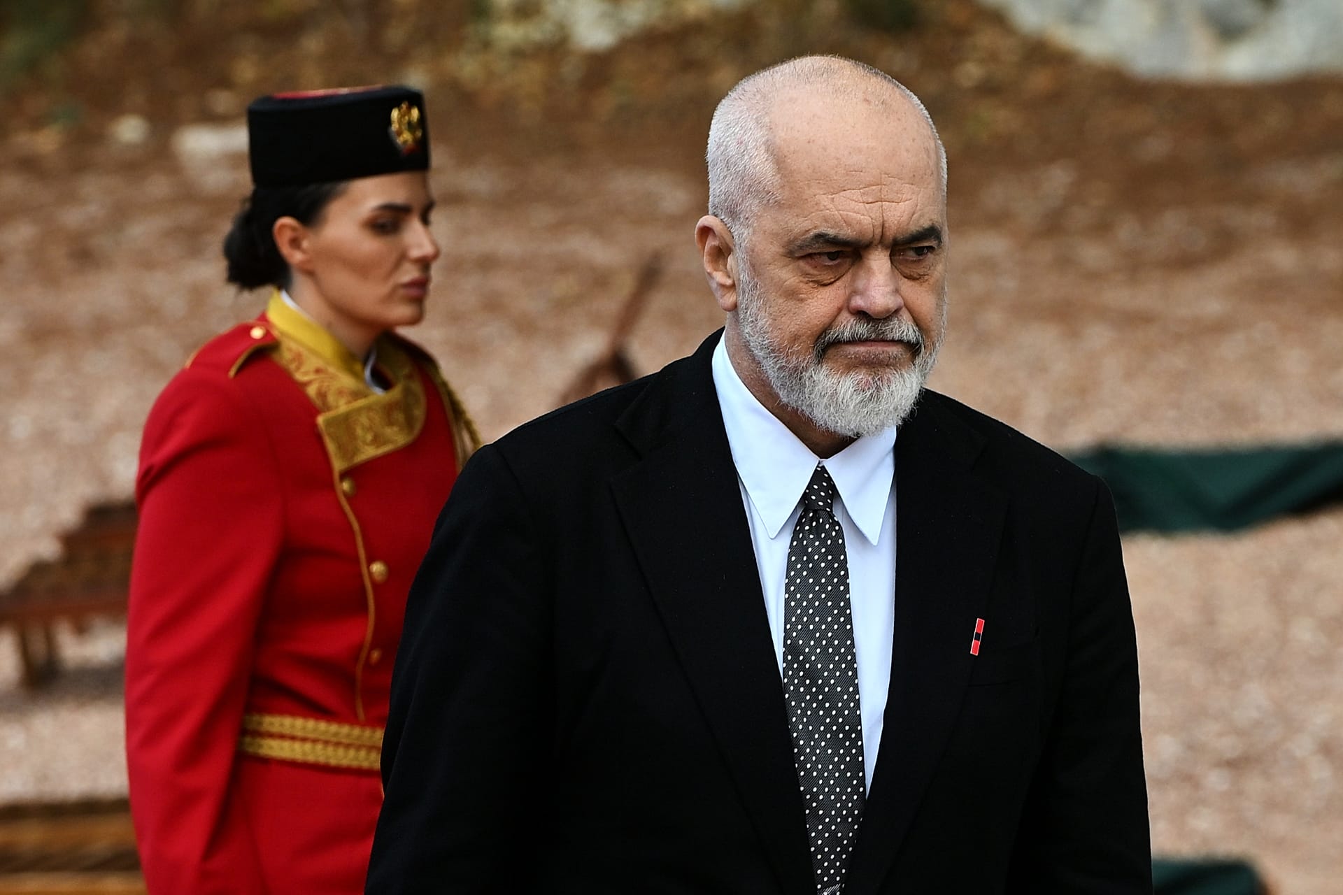 Albaniya bosh vaziri Edi Rama 2026-yil 22-oktabr, payshanba kuni Chernogoriyaning Sveti Stefan shahrida bo‘lib o‘tgan Berlin jarayoni yetakchilari sammitiga kelmoqda.