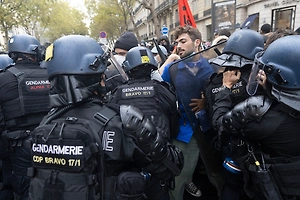 Протесты во Франции в 2026 году: что происходит сейчас, причины, задержания и последние новости