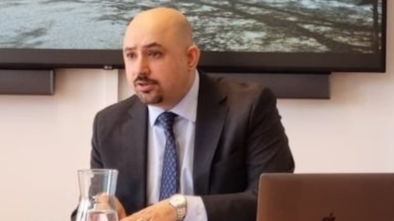 Ali Namdar eronlik dissident Arvin Xoshnudga qilingan suiqasdda shubha qilinmoqda