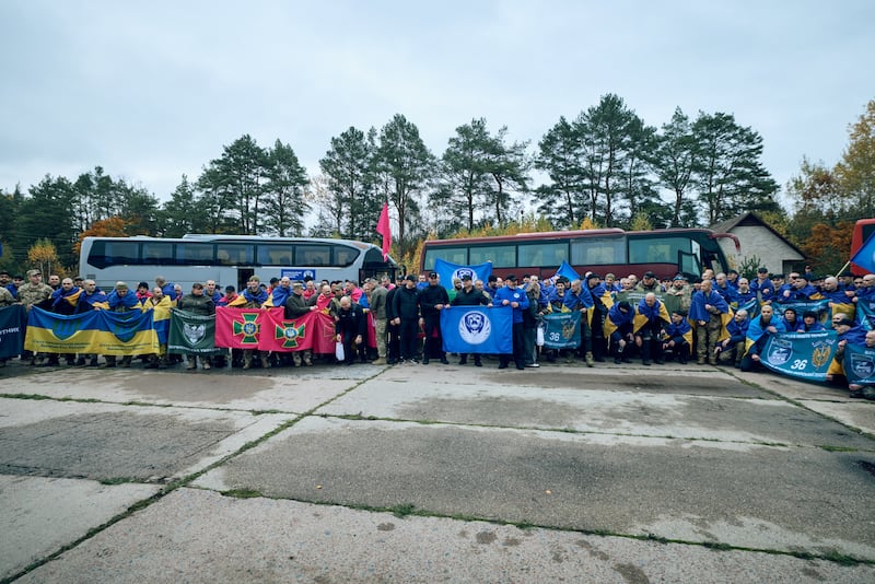Украинские военнопленные после обмена