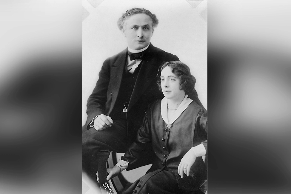 Bess Houdini spent ten years trying to contact her late husband. Why the final séance did not live up to hopes. Photo © Wikipedia / photographer Smith, St. Louis; McManus-Young Collection