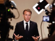 Тур по Персидскому заливу придаёт Макрону уверенности для борьбы с протестами дома