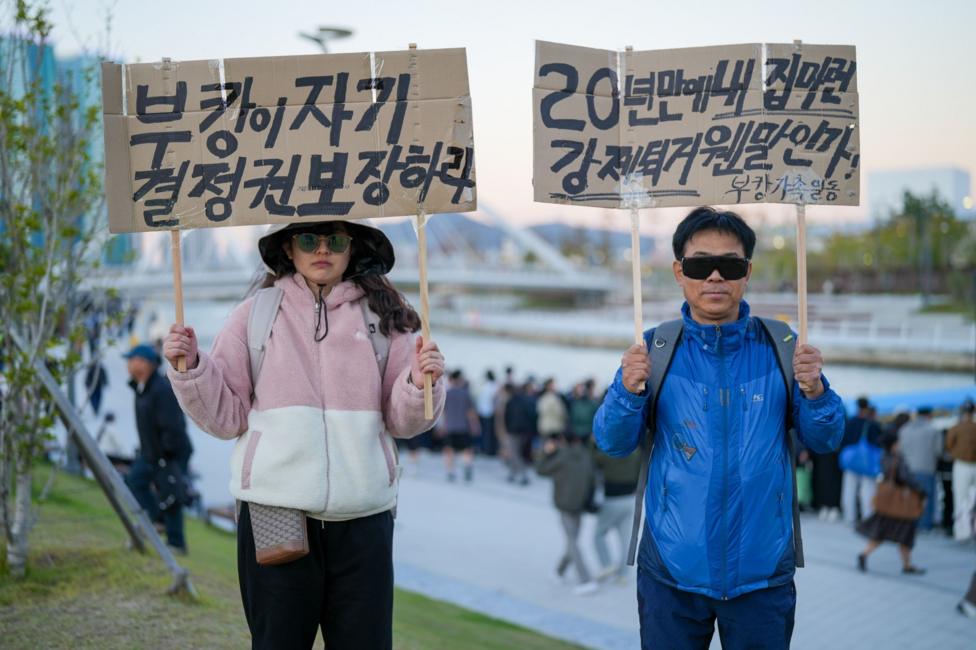 Protesters demanding officials
