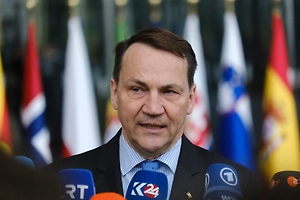 Sikorskiy Yevropa Ittifoqi qishgacha Rossiya aktivlari bo'yicha kelishuvga erishishidan shubhalanmoqda