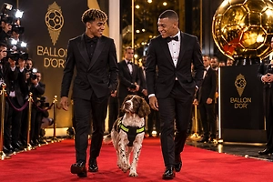 What's up? A sniffer dog chased Yamal and Mbappé at the Ballon d'Or