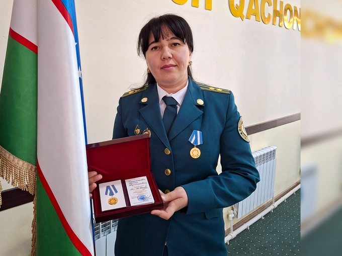 ayol harbiy xizmatchilar, IIV, odamlar hikoyalari, pog‘on taqqan ayollar
