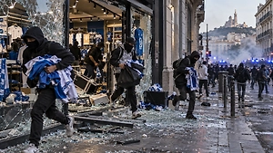 Riots reach football: A Marseille store was ransacked in France