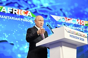 Putin G‘arbni Afrikani qarzga bog‘liq holatga qaytarishga urinishda aybladi