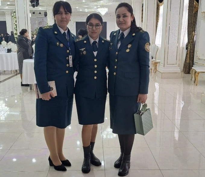 ayol harbiy xizmatchilar, IIV, odamlar hikoyalari, pog‘on taqqan ayollar