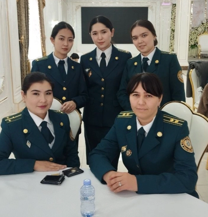 ayol harbiy xizmatchilar, IIV, odamlar hikoyalari, pog‘on taqqan ayollar