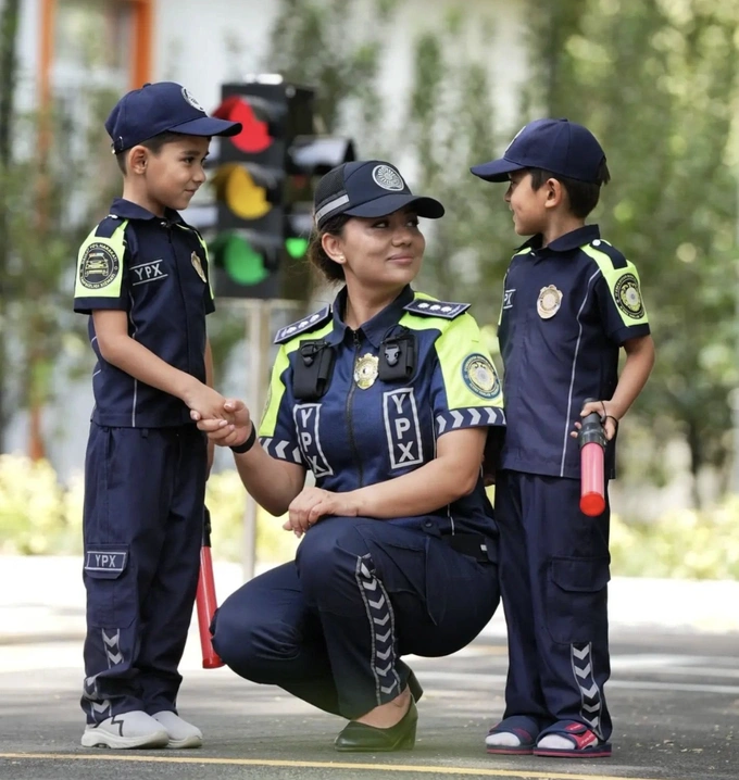 ayol harbiy xizmatchilar, IIV, odamlar hikoyalari, pog‘on taqqan ayollar