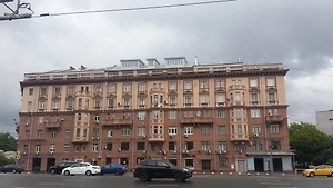 10 people rescued in a fire at a house in Moscow where Sergei Mikhalkov lived