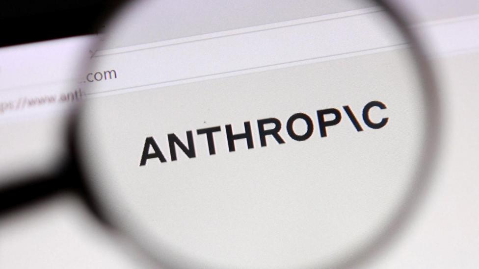 2026-yil 16-avgustda olingan ushbu illustratsiyada Anthropic logotipi ko'rinmoqda.