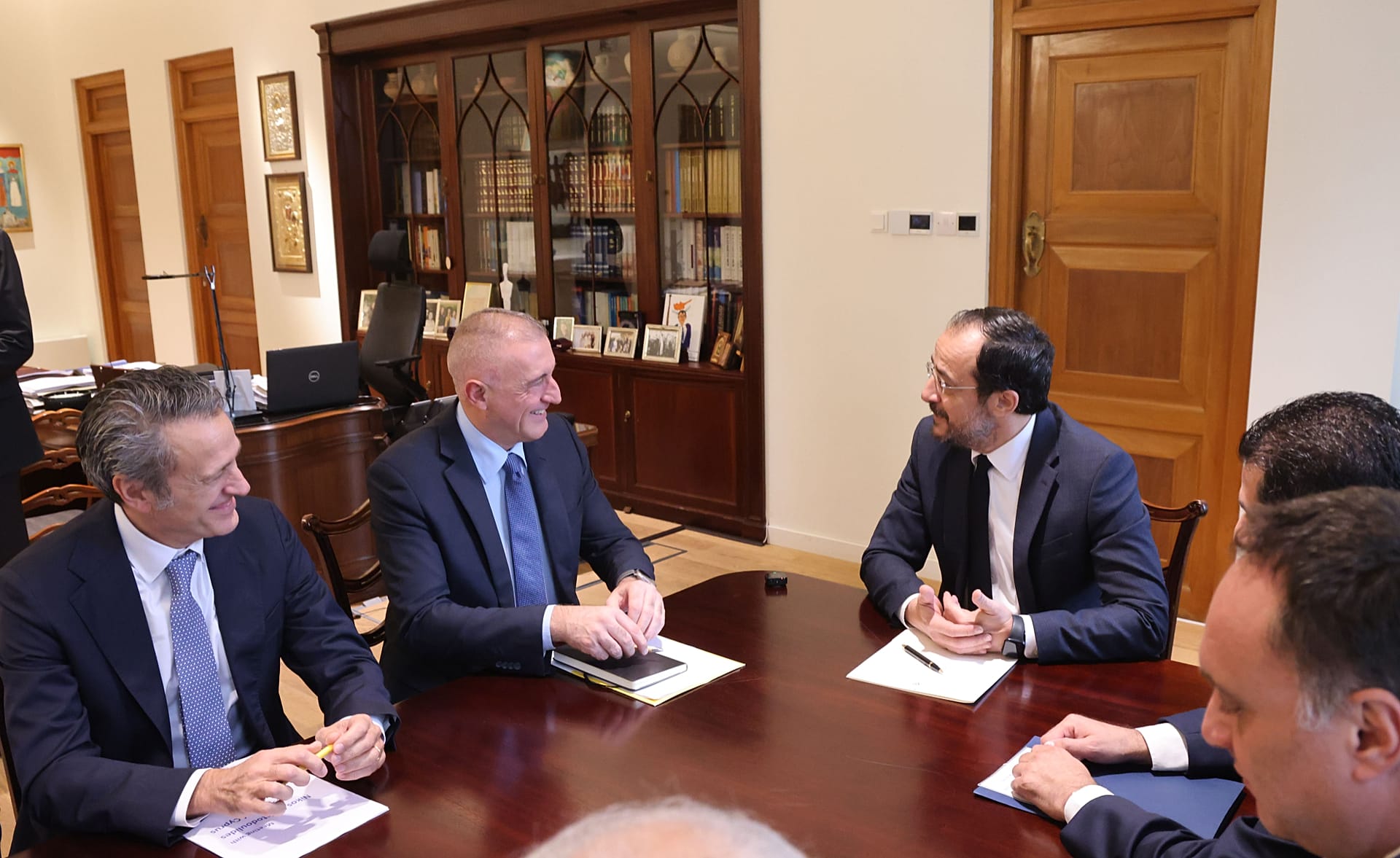 Guido Brusco with the president of the Republic of Cyprus
