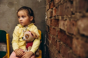 Ukrainian men are buying children to avoid going to the front