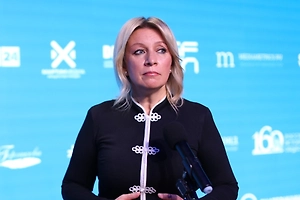 Zaharova Vadefulning Lavrov bilan suratga tuşişdan baş tortgani uçun Ğarb diplomatiyasini tub deb atadi