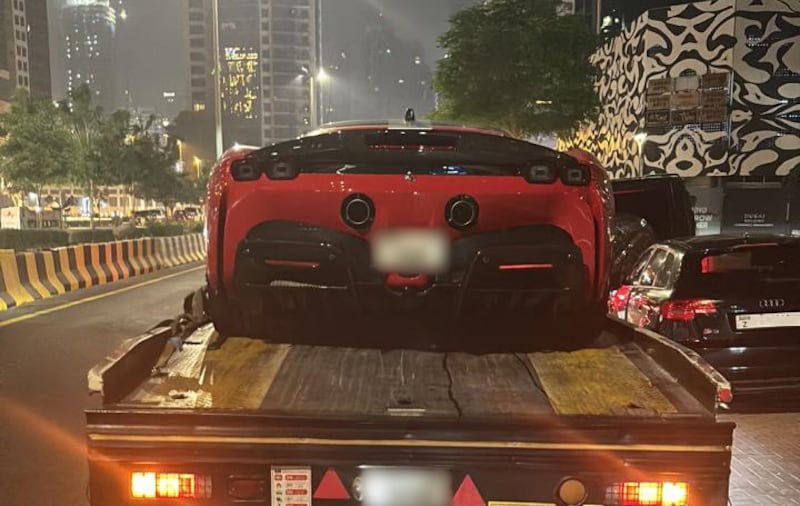 Dubai politsiyasi huquqbuzarlarni aniqlash uchun tekshiruvlar va yo‘l harakati nazoratini kuchaytirmoqda. Photo: Dubai Police